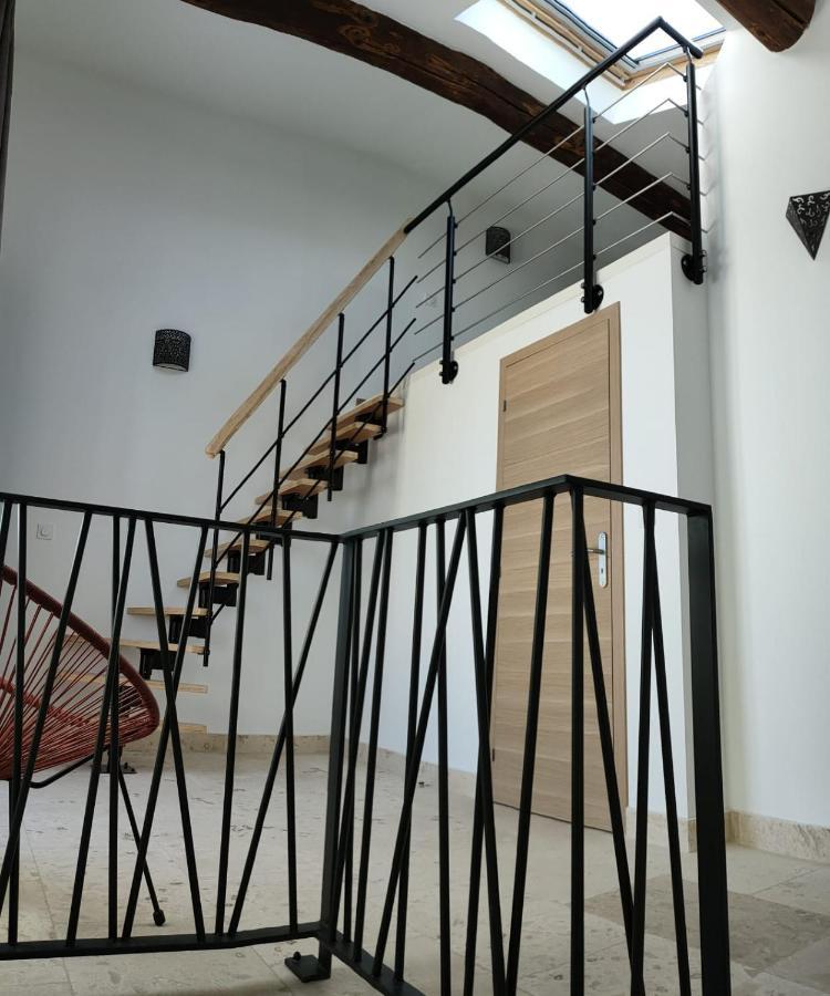 Superbe appartement dans Mas Provencal Arles Bagian luar foto